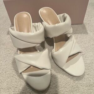 JUSTFAB HEELED SANDALS 7 1/2